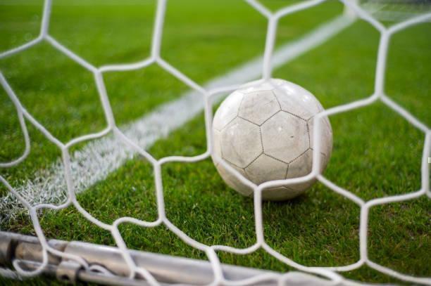  Manchester United vs Arsenal in Europe / England, image_2