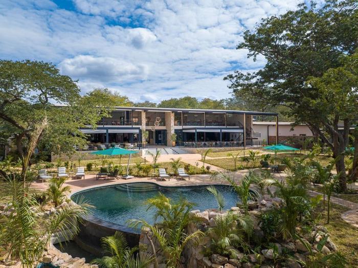  Waterfalls Lodge in Africa / Zimbabwe, image_2